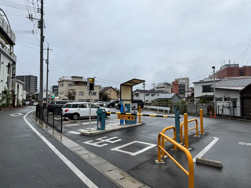 倉敷市阿知3丁目駐車場の車両入口