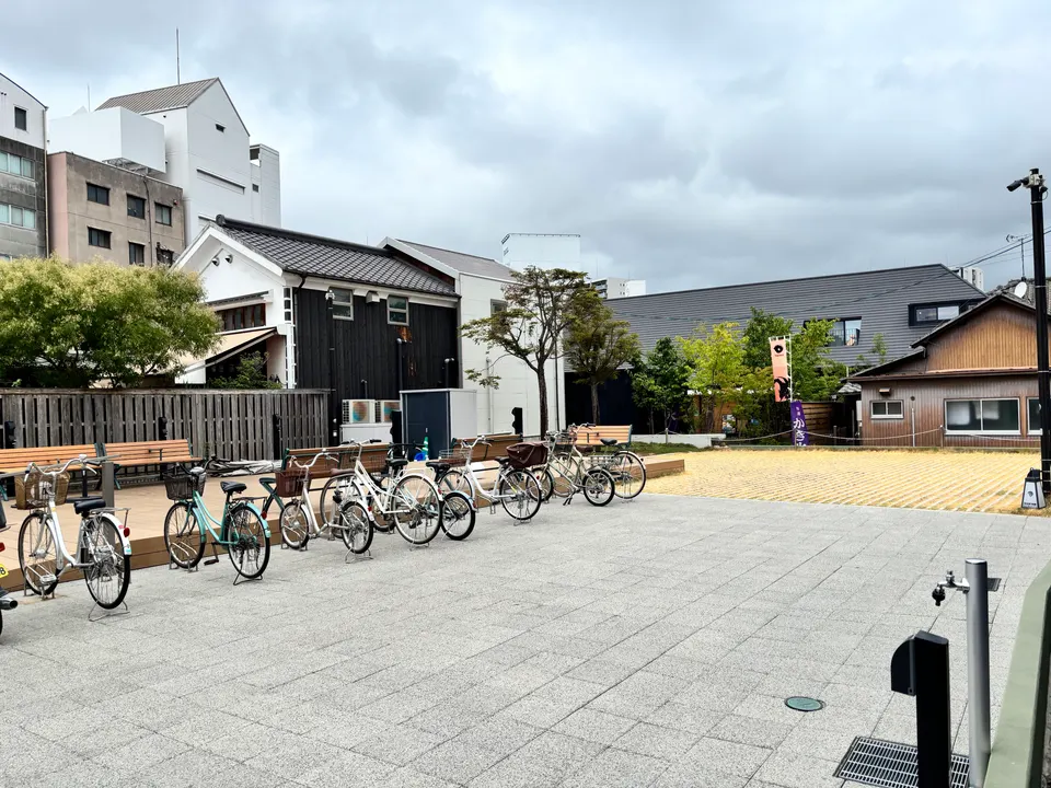 阿知まち広場の外観