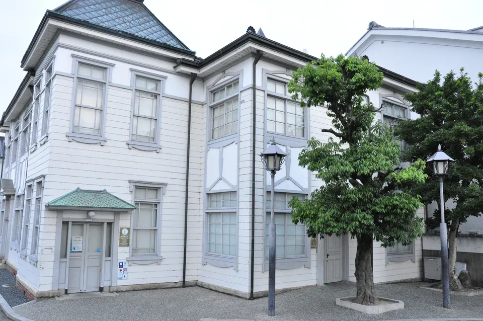 洋風木造建築の倉敷館観光案内所