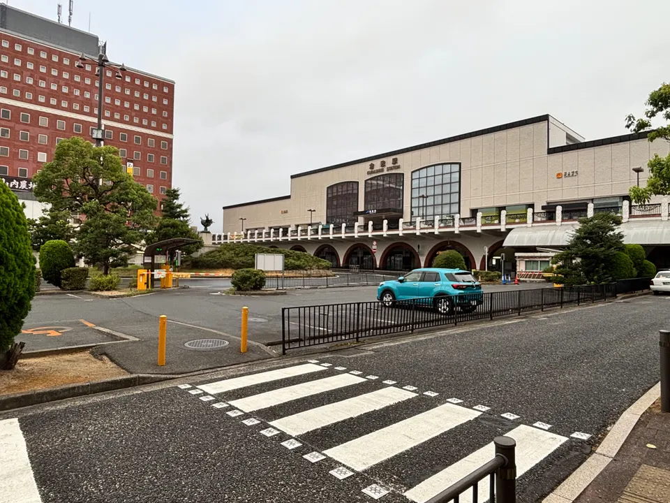 倉敷市市営駅東駐車場の車両入口